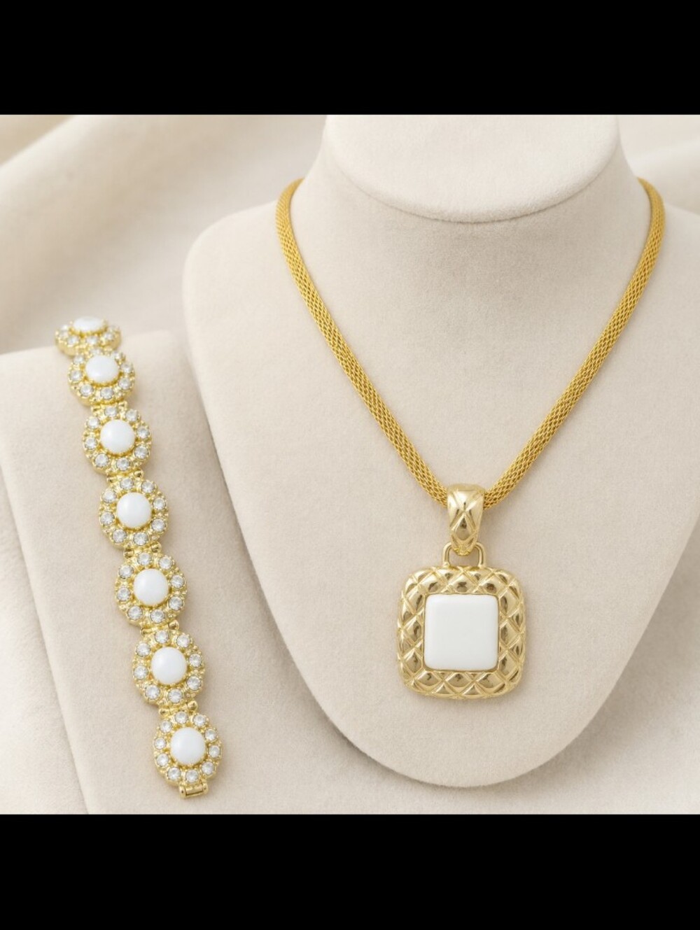 Gold-Tone Necklace & Bracelet Fashion Jewelry Set